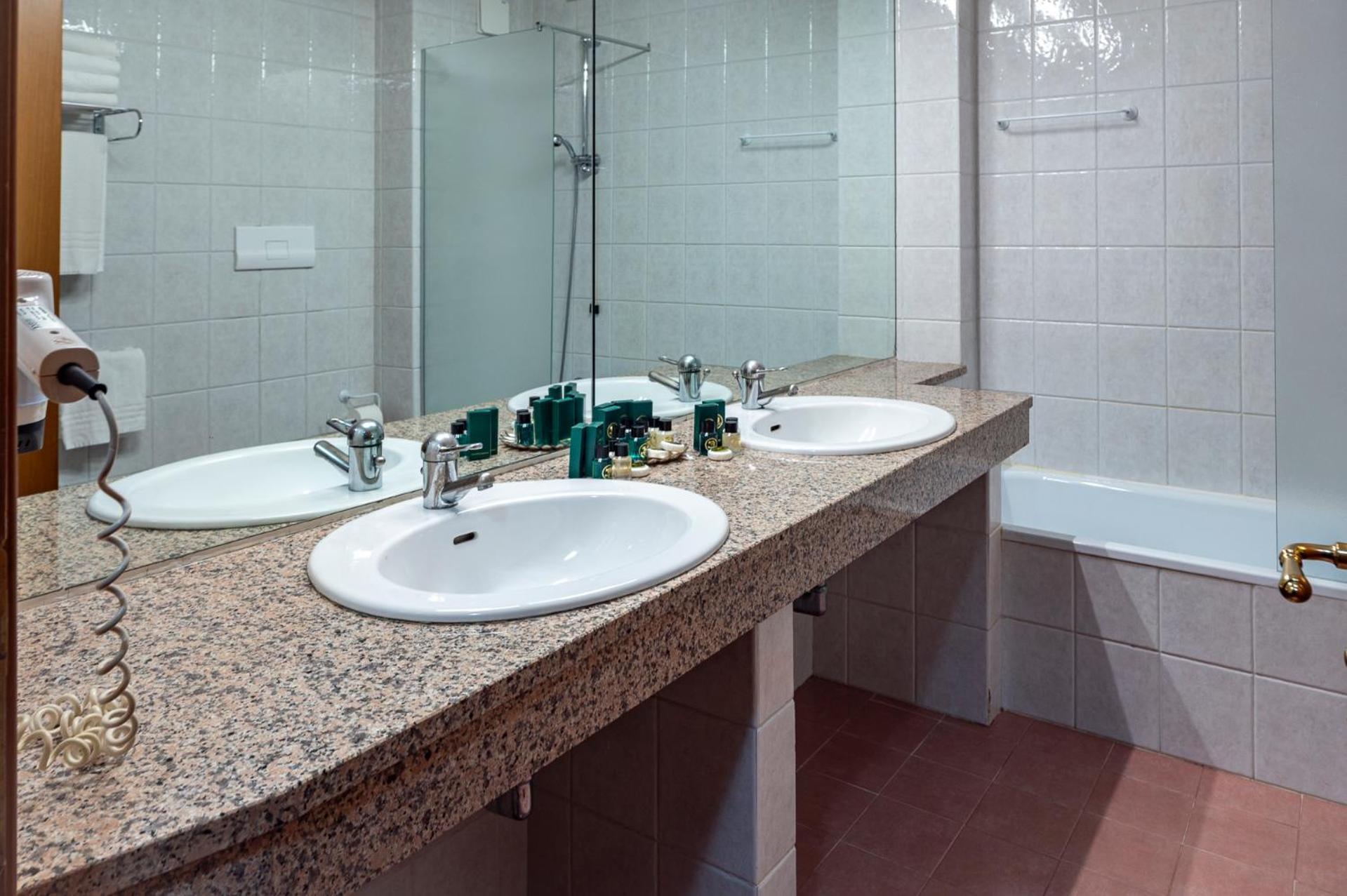 Hotel Corona & Spa Pescasseroli Ngoại thất bức ảnh