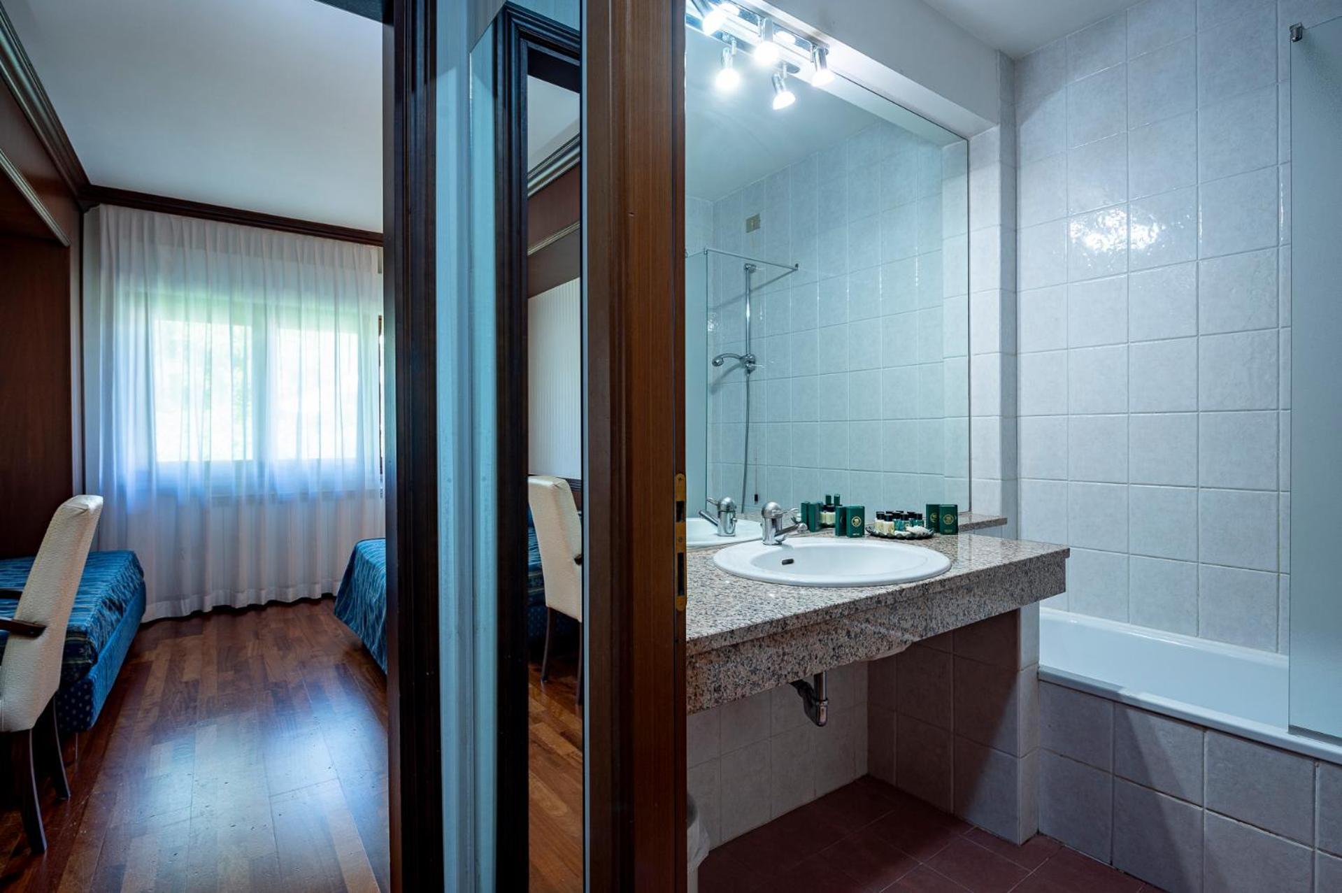 Hotel Corona & Spa Pescasseroli Ngoại thất bức ảnh
