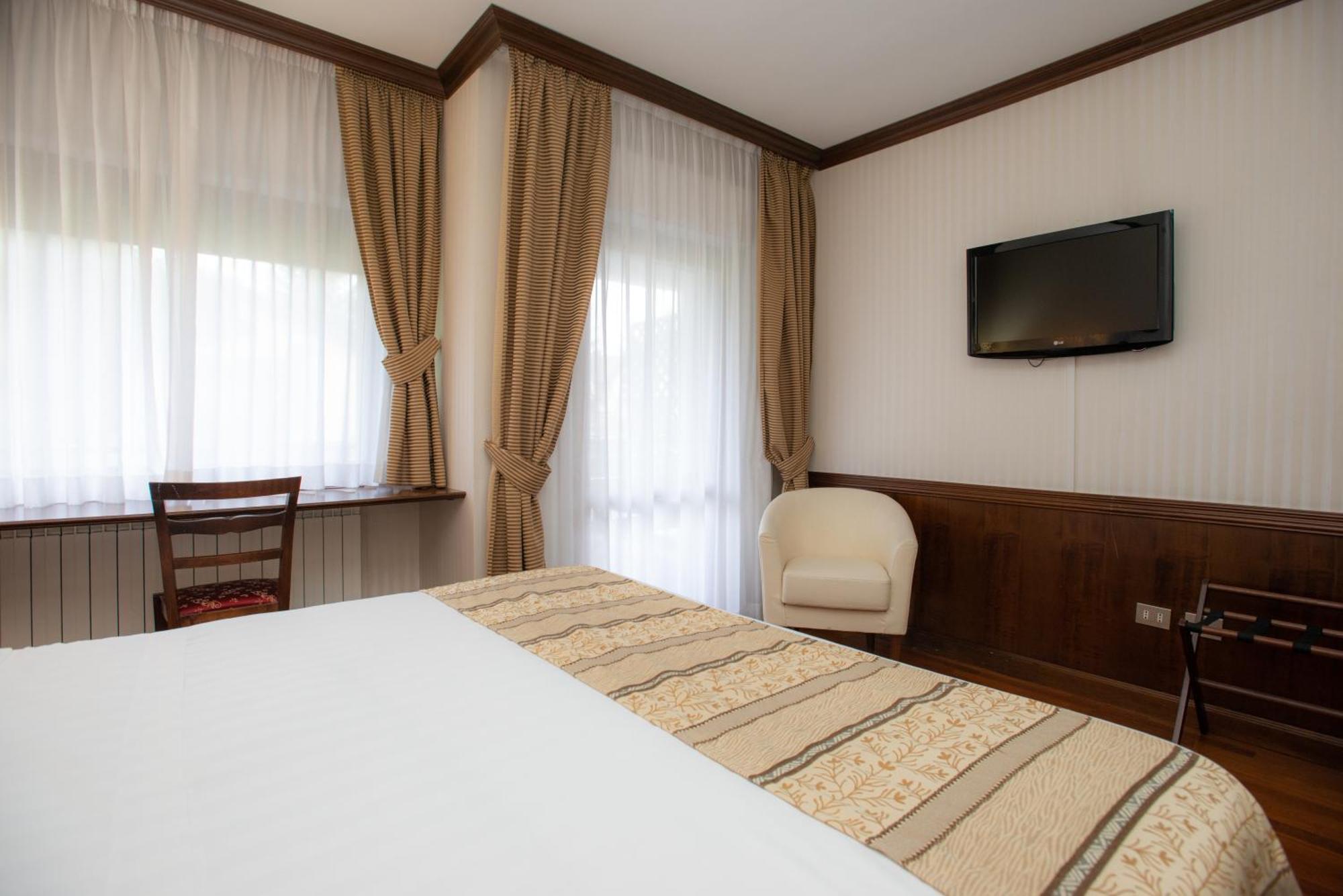 Hotel Corona & Spa Pescasseroli Ngoại thất bức ảnh
