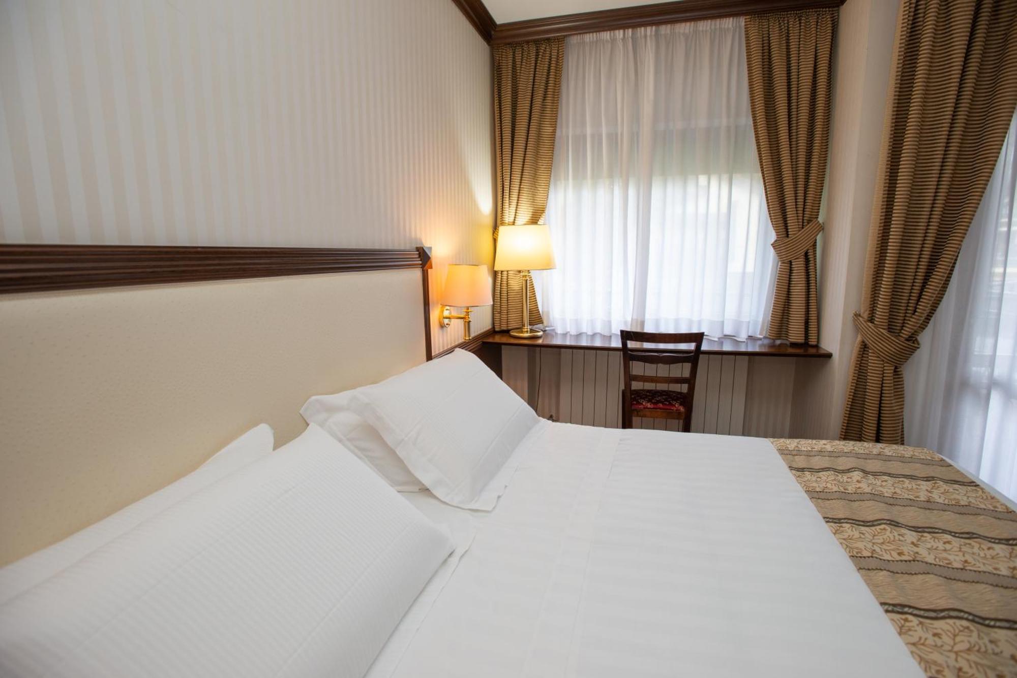 Hotel Corona & Spa Pescasseroli Ngoại thất bức ảnh